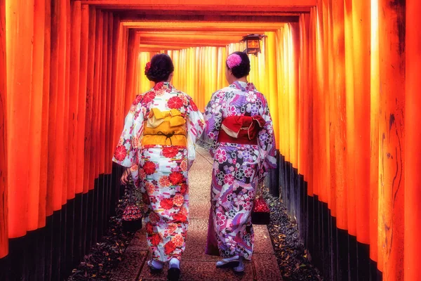 Gezgin: Fushimi Inari Shrine, Kyoto, Japonya