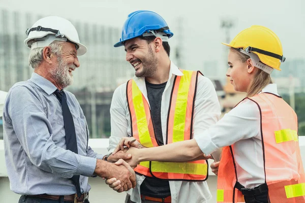 Ingenjör, arkitekt och affärsman Working. — Stockfoto