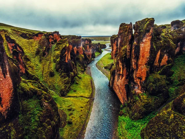 Unikalny krajobraz Fjadrargljufur w Islandii. — Zdjęcie stockowe