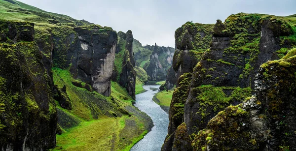 Unique landscape of Fjadrargljufur in Iceland. — Stock Photo, Image