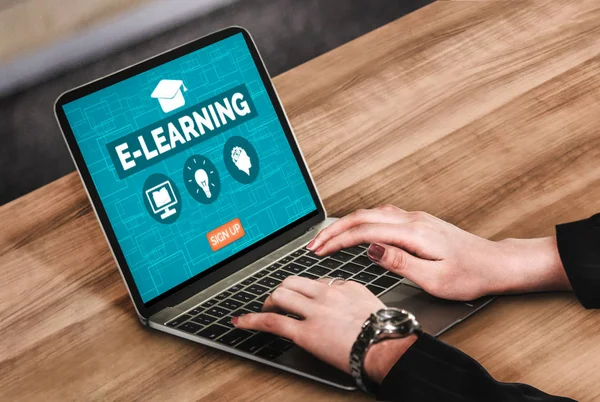 E-learning para estudante e conceito de universidade — Fotografia de Stock