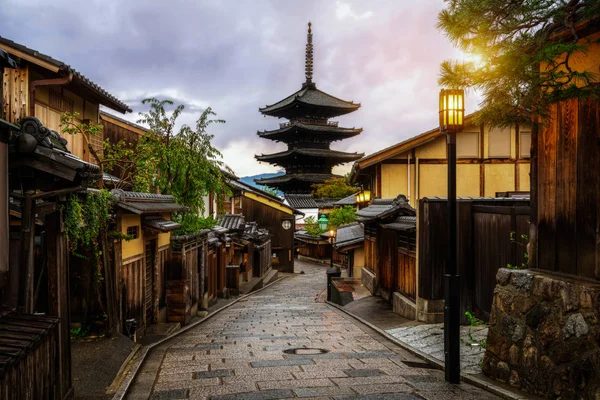 Yasaka Pagode und Sannen Zaka Straße, Kyoto, Japan — Stockfoto