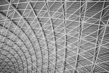 Metal çelik çatı modern iç mimarisi.