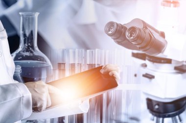 Laboratuvar araştırma ve geliştirme endüstrisi.