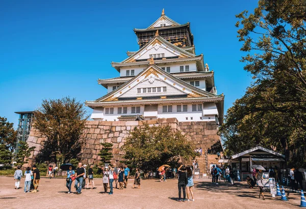 O castelo de Osaka em Osaka, Japão . — Fotografia de Stock