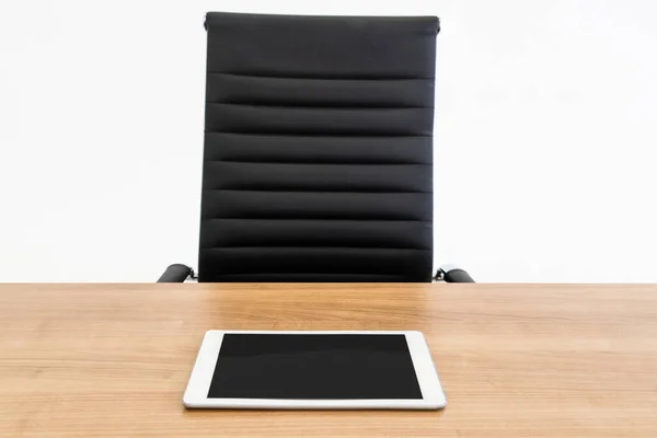 Komputer Typu Tablet Krzesło Przy Stole Pakietu Office Koncepcja Biznesowa — Zdjęcie stockowe