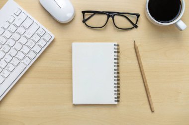 Ofis masası çalışma alanı ve masa arka planı.