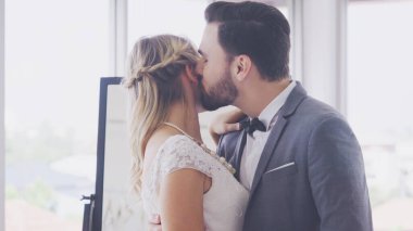 Gelin ve damat gelinlik töreni hazırlamak.