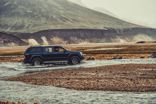 Landmannalaugar İzlanda 'da 4WD araba yolculuğu — Stok fotoğraf