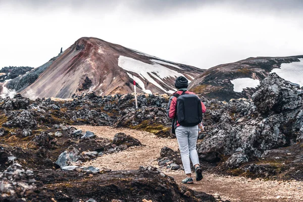 Traveler Hike at Landmannalaugar Iceland Highland — Stock Photo, Image