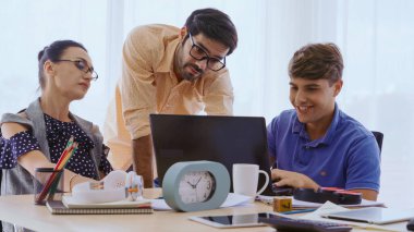 Yaratıcı iş adamlarının grup toplantısı.