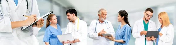 Gruppo Persone Sanitarie Medico Professionista Che Lavora Nello Studio Ospedaliero — Foto Stock