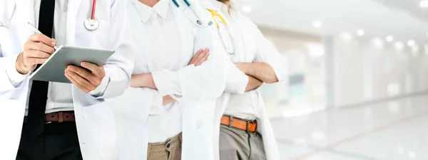 Gruppo Persone Sanitarie Medico Professionista Che Lavora Nello Studio Ospedaliero — Foto Stock