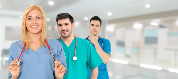 Medic Profesionist Care Lucrează Cabinet Spital Sau Clinică Alți Medici — Fotografie, imagine de stoc