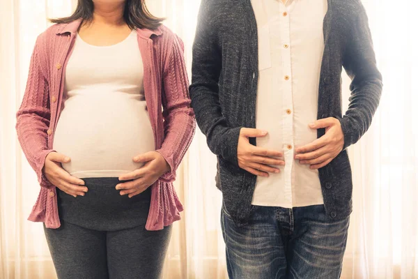 Zwanger Paar Van Man Vrouw Voelen Liefde Ontspanning Thuis Begrip — Stockfoto