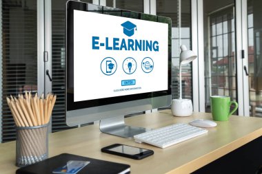 E- öğrenim ve Öğrenci ve Üniversite Konsepti Online Eğitim. Video konferansı çağrı teknolojisi öğrencilerin her yerden öğrenebileceği dijital eğitim kursları düzenliyor..