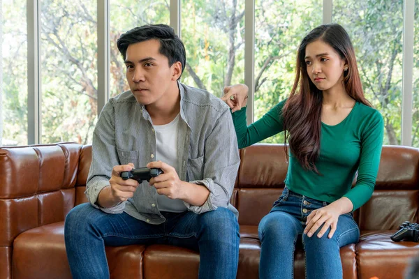 Young Asian Couple Suffers Computer Games Addiction Family Problem Concept — Stock Photo, Image