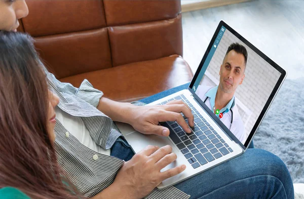 Telemedisinsk Tjeneste Online Video Virtuell Helseprat Fjernlege Helsekonsulent Hjemmefra Som – stockfoto