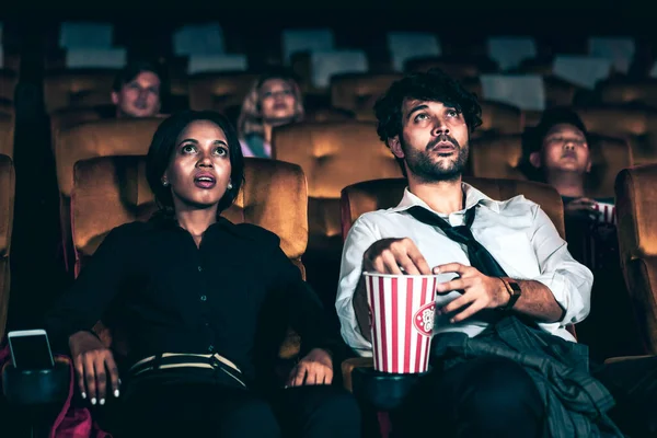 Audience Sitting Cinema Watching Terrible Horror Afraid Woman Sitting Man — Stock Photo, Image