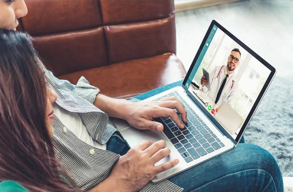 Doctor Telemedicine Szolgáltatás Online Video Virtuális Beteg Egészségügyi Orvosi Chat — Stock Fotó