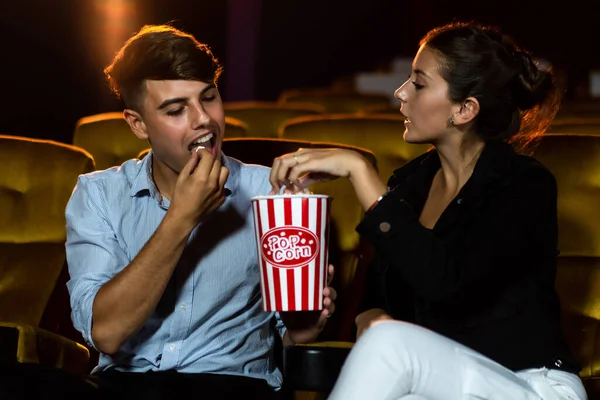 Les Gens Regardent Des Films Cinéma Activité Récréative Groupe Concept — Photo