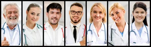 Portrait Von Ärzten Krankenschwestern Und Medizinischem Personal Mit Fotobannern Die — Stockfoto