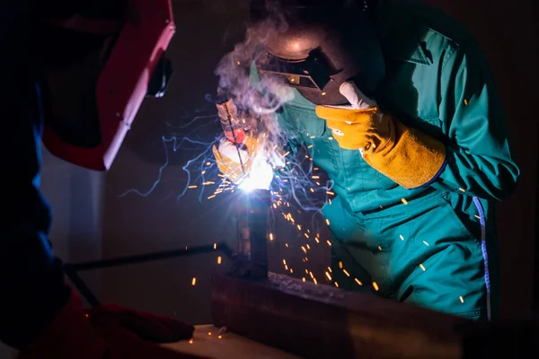 Metalen Lassen Staalfabrieken Met Behulp Van Elektrische Boog Lassen Machine — Stockfoto