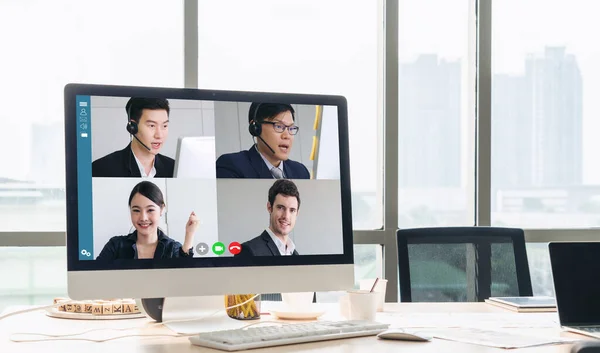 Videollamada Gente Negocios Reuniéndose Lugar Trabajo Virtual Oficina Remota Teleconferencia —  Fotos de Stock