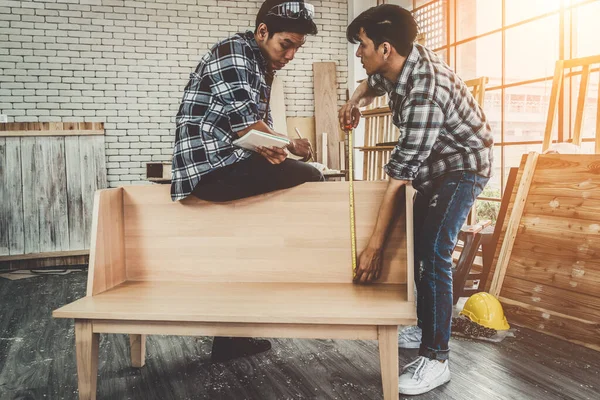 Menuisier Travaillant Sur Artisanat Bois Atelier Pour Produire Des Matériaux — Photo