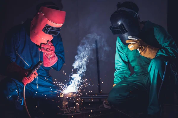 Las Obras Acero Soldadura Del Metal Usando Máquina Eléctrica Soldadura —  Fotos de Stock