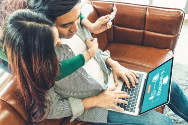 E- öğrenim ve Öğrenci ve Üniversite Konsepti Online Eğitim. Video konferansı çağrı teknolojisi öğrencilerin her yerden öğrenebileceği dijital eğitim kursları düzenliyor..