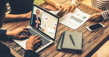 E-öğrenme ve Çevrimiçi İş Tanıtım Toplantısı Konsepti. İnsanların uzaktan öğrenebileceği dijital eğitim kursu..