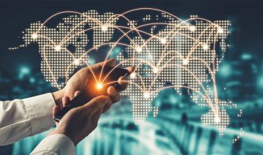 Modern yaratıcı iletişim ve internet ağı akıllı şehirde birleşir. 5G kablosuz dijital bağlantı ve gelecekteki şeylerin interneti kavramı.