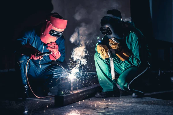 Las Obras Acero Soldadura Del Metal Usando Máquina Eléctrica Soldadura —  Fotos de Stock