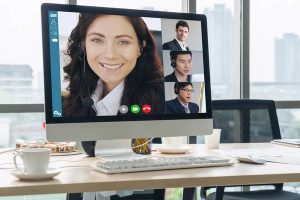 Videollamada Gente Negocios Reuniéndose Lugar Trabajo Virtual Oficina Remota Teleconferencia —  Fotos de Stock