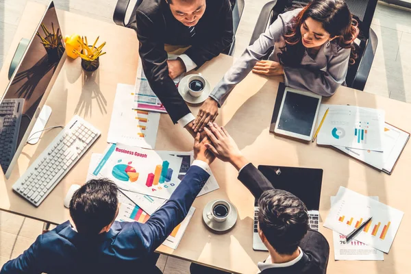 Pessoas Negócios Felizes Celebram Êxito Trabalho Equipe Conjunto Com Alegria — Fotografia de Stock