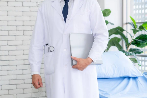 Arzt Uniform Krankenhaus Medizinische Versorgung Und Ärztliches Leistungskonzept — Stockfoto