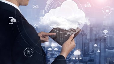 İş ağı konsepti için bulut bilgisayar teknolojisi ve çevrimiçi veri depolama. Bulut veri transferi için internet sunucu servisine bağlanan bilgisayar 3B fütüristik grafik arayüzünde sunuluyor.