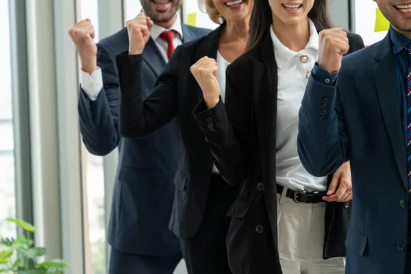 Succesvolle Zakenmensen Die Samen Sterk Verbonden Zijn Met Arbeidersgemeenschap Een — Stockfoto