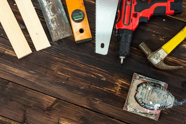 Becerikli ve marangoz için en üst düzey aletler. Ahşap işi hobisi ve Diy konsepti.