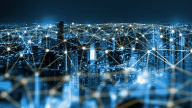 Modern yaratıcı iletişim ve internet ağı akıllı şehirde birleşir. 5G kablosuz dijital bağlantı ve gelecekteki şeylerin interneti kavramı.