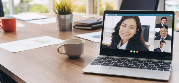 Videollamada Gente Negocios Reuniéndose Lugar Trabajo Virtual Oficina Remota Teleconferencia —  Fotos de Stock