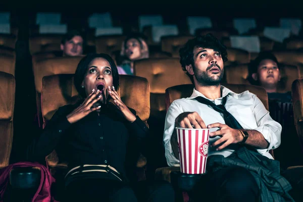 Audience Sitting Cinema Watching Terrible Horror Afraid Woman Sitting Man — Stock Photo, Image