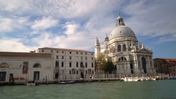 イタリアのヴェネツィア運河の安定したショット — ストック動画