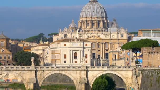 Skyline di Roma con la Basilica Vaticana di San Pietro — Video Stock