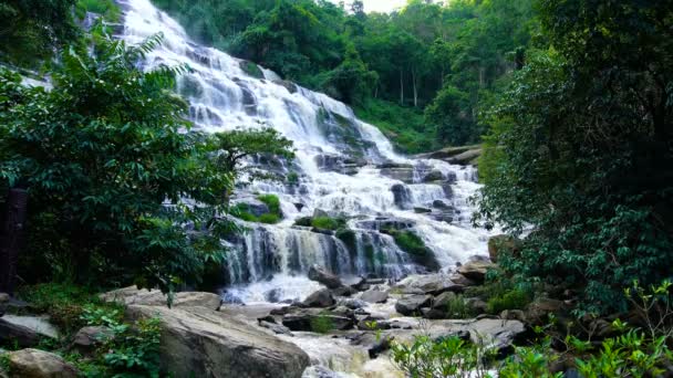 Waterval van Maeya in Chiang Mai, Thailand — Stockvideo