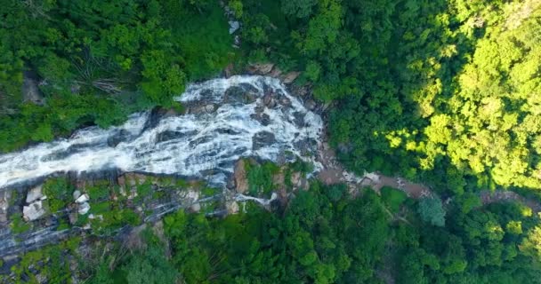 Αεροφωτογραφία του Maeya Waterfall, Ταϊλάνδη — Αρχείο Βίντεο