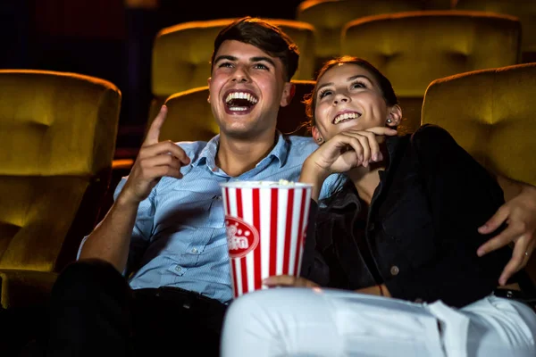 Люди Смотрят Кино Кинотеатре Концепция Группового Отдыха Развлечений — стоковое фото