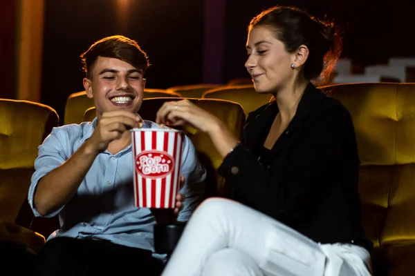 Pessoas Assistem Cinema Cinema Grupo Atividade Recreação Conceito Entretenimento — Fotografia de Stock