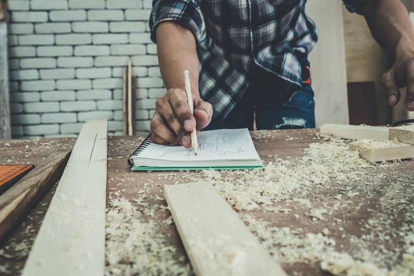 Menuisier Travaillant Sur Artisanat Bois Atelier Pour Produire Des Matériaux — Photo